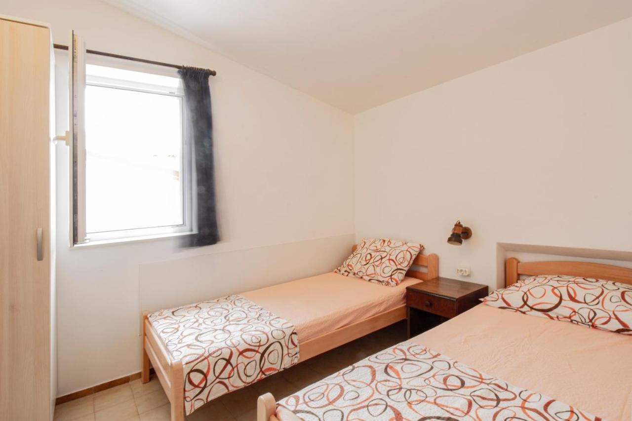 Galapagus Privat Beach & Boat Dock Apartman Metajna Kültér fotó