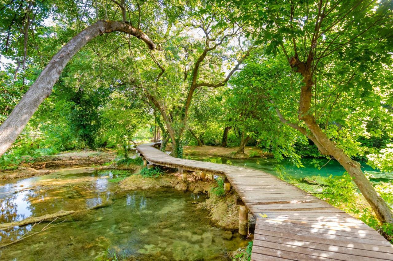Galapagus Privat Beach & Boat Dock Apartman Metajna Kültér fotó