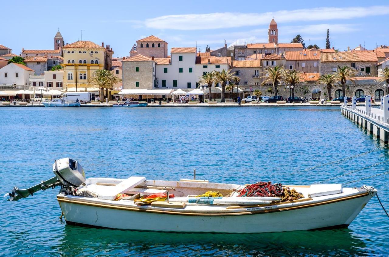Galapagus Privat Beach & Boat Dock Apartman Metajna Kültér fotó